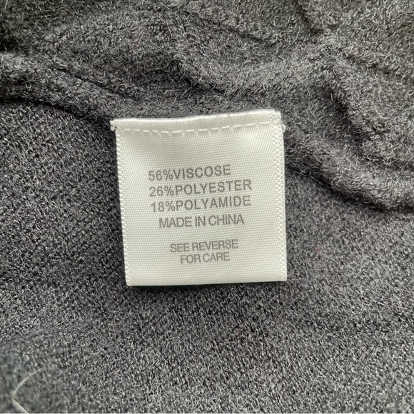 Haight Ashbury XS Cropped 3D Scallop Sweater Black - Picture 7 of 8